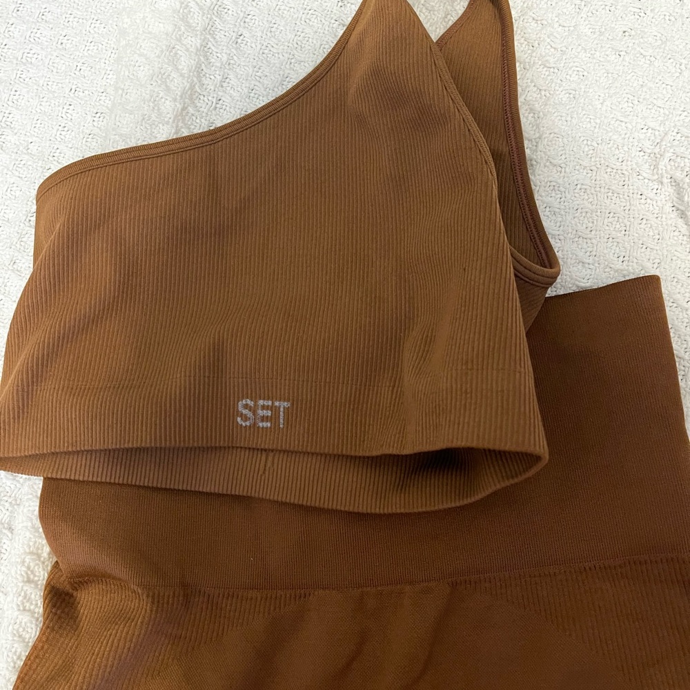 Set Active ribbed one shoulder bra and high rise leggings brown XS extra small
